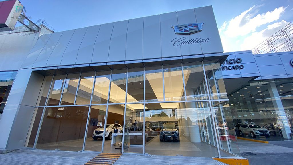 Cadillac presenta su nueva imagen global con su primer showroom