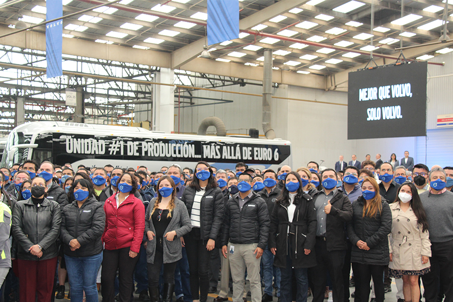 Las actividades fabriles de Volvo Group en México comenzaron en 1998 con un pedido de más de 900 unidades