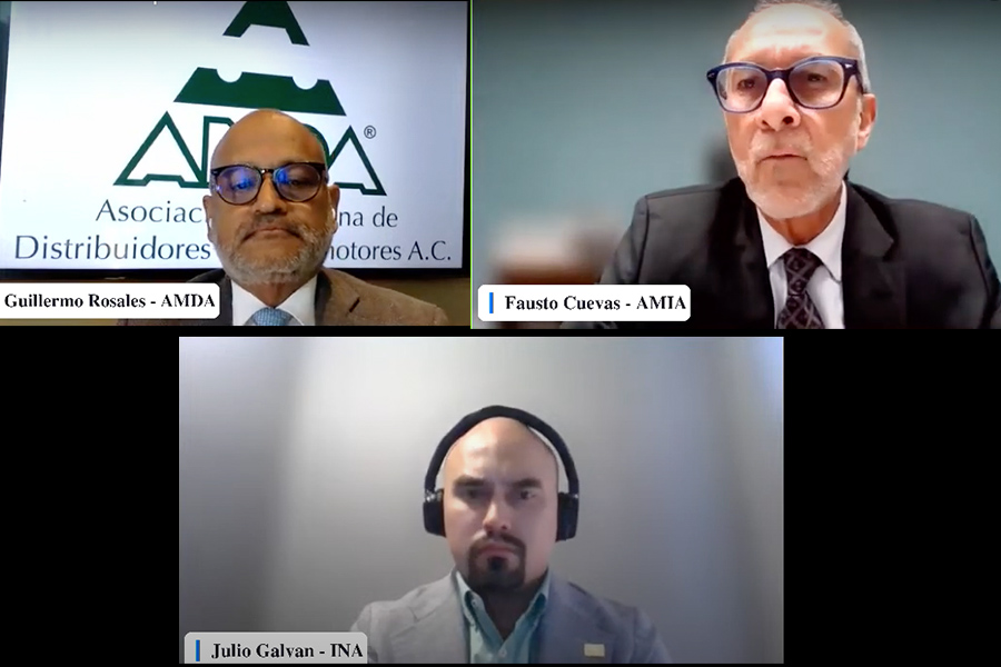 Guillermo Rosales Zárate, presidente de la AMDA; Fausto Cuevas Mesa, director general de la AMIA y Julio Galván, gerente de estudios económicos de la INA