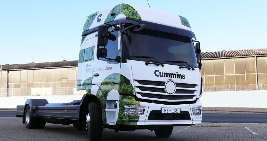El camión conceptual H2-ICE de Cummins  que utiliza combustible de hidrógeno con cero emisiones de carbono