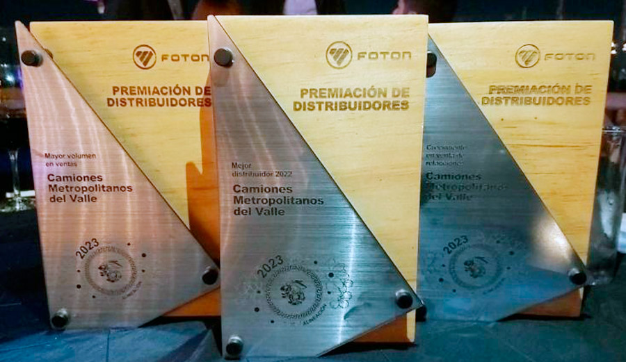 Camiones Metropolitanos del Valle obtuvo tres galardones por Mayor Volumen de Ventas; Crecimiento en Venta de Refacciones y el Mejor Distribuidor 2022.