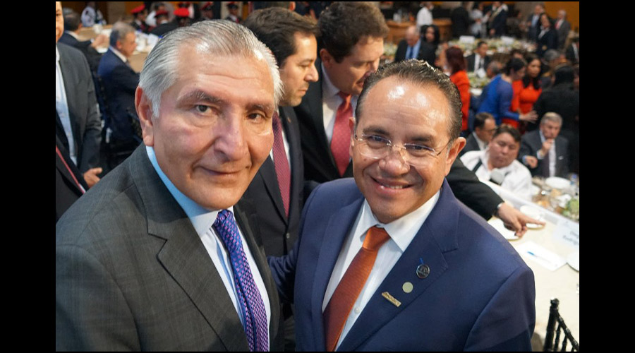 Adán Augusto López Hernández, secretario de Gobernación y Miguel Ángel Martínez Millán presidente de la Cámara Nacional del Autotransporte de Carga.