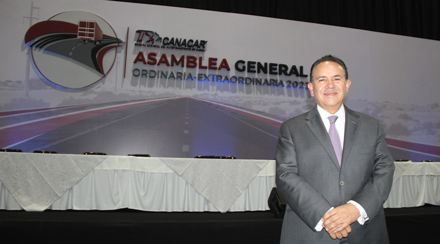 Miguel Ángel Martínez Millán, presidente de la Cámara Nacional del Autotransporte de Carga, CANACAR.