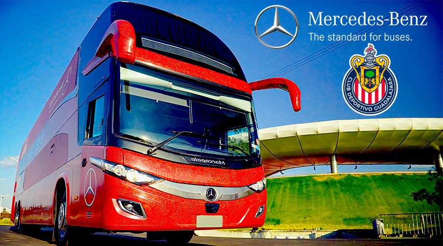 Nuevo autobús del Club Deportivo Guadalajara entregado por Mercedes-Benz Autobuses