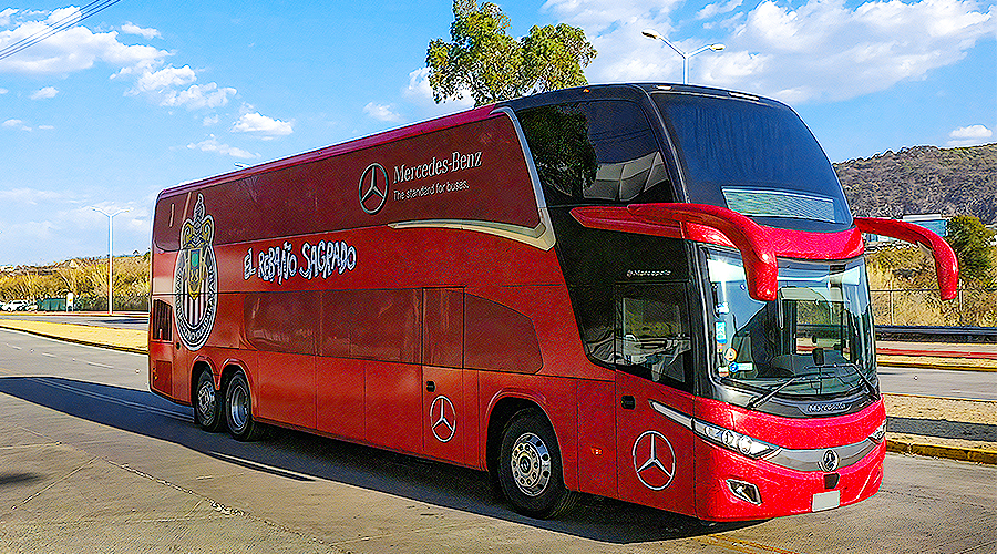 Mercedes-Benz Autobuses entrega un paradiso 1800 DD con carrocería Marcopolo a Chivas