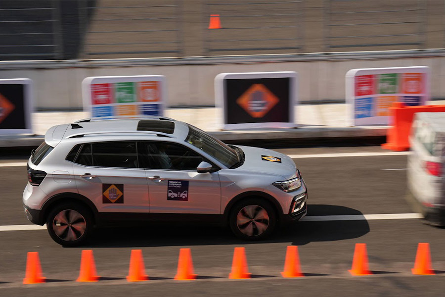 Forester de Subaru en las demostraciones de sistemas de seguridad en la campaña #StopTheCrash