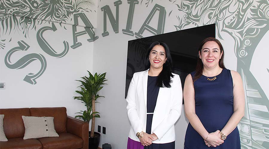 Maite Delgadillo, directora de recursos humanos junto a Gisela Quintero directora de servicios y experiencia al cliente  ambas de  Scania México.