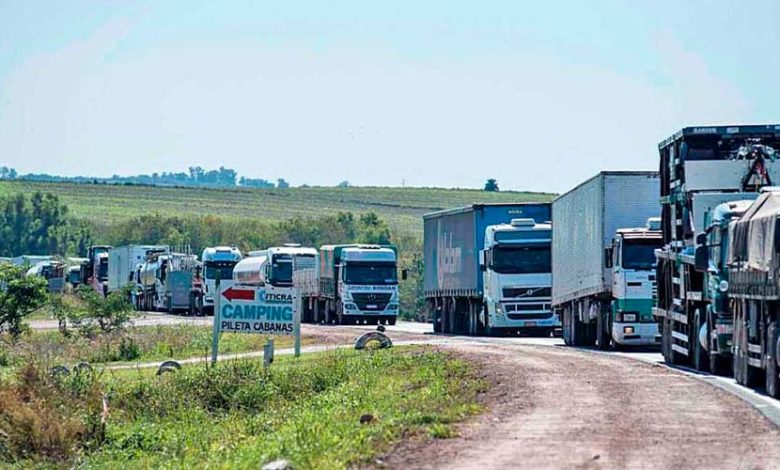 Industria de autopartes y autotransporte de carga mexicano muestran afectación por las huelgas en las plantas de Ford, Stellantis y General Motors.