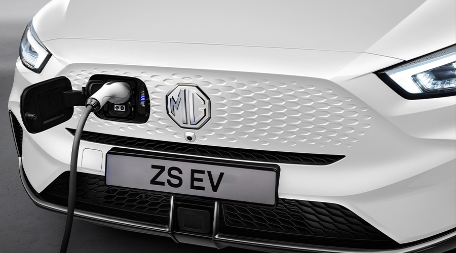 La nueva MG ZS EV se lanza al mercado mexicano a un precio de  $637,900 pesos.