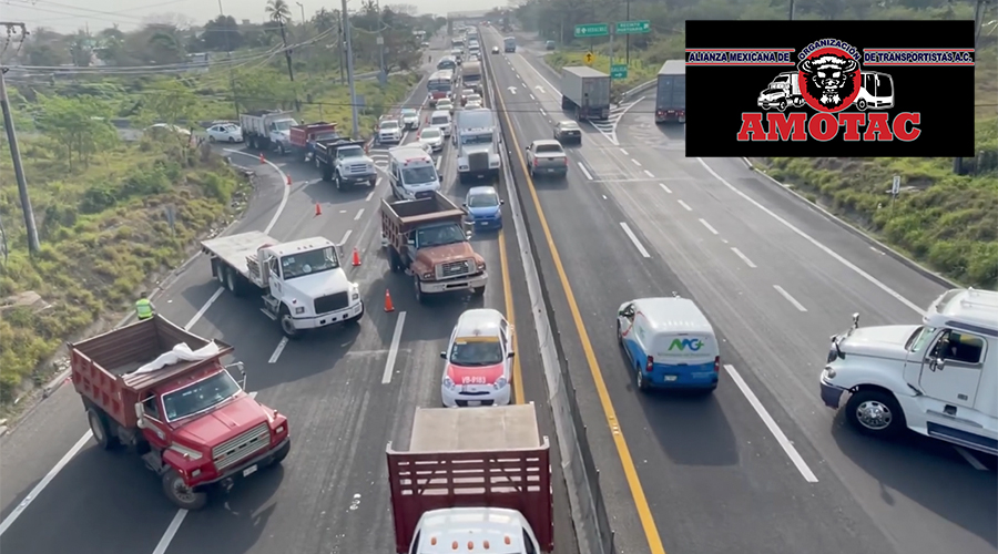 Camiones de afiliados a la AMOTAC que bloquearon principales carreteras del país para demandar que sean atendidas sus exigencias.