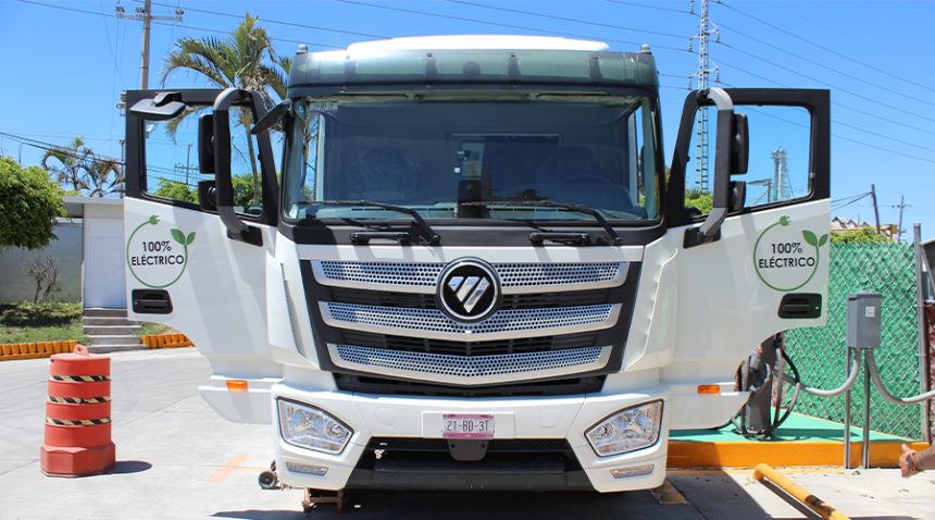Holcim-acelera-su-movilidad-sostenible-con-innovador-tractocamion-electrico-FOTON-Factor-AutoMotor