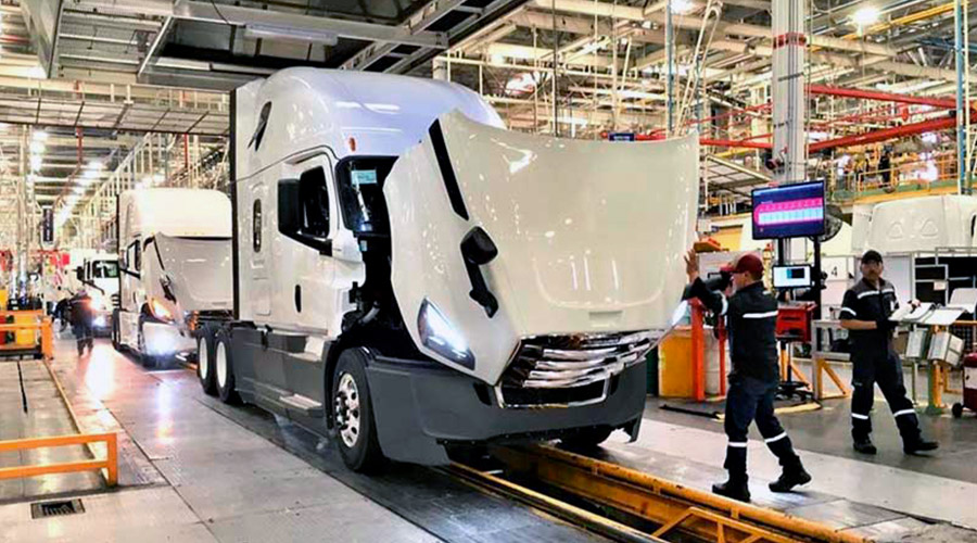 Se manufacturan 50,932 vehículos de carga y se exportan 41,081 unidades durante el primer trimestre de 2024 