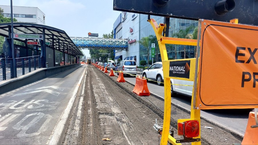 ¡A tomar precaución! Cierra estación de la L3 del Metrobús. Factor Automotor.