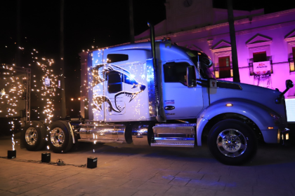 Tractocamión T880, El tejón de Allende. Factor Automotor