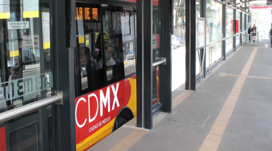 Las paradas de ascenso y descenso se realizarán en las estaciones contiguas a Ciudad Universitaria.