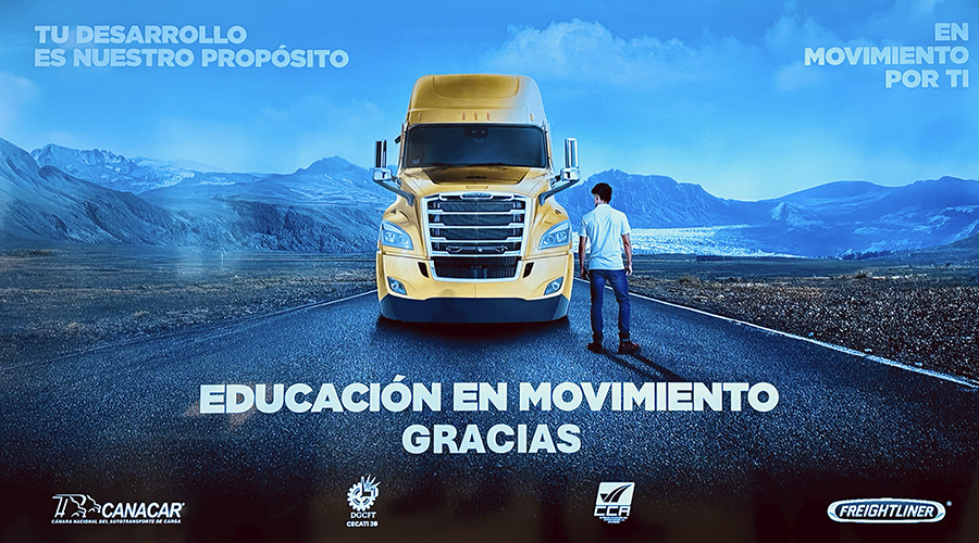Daimler-Truck-Mexico-y-la-CANACAR-impulsan-Educacion-en-Movimiento-Factor-Automotor