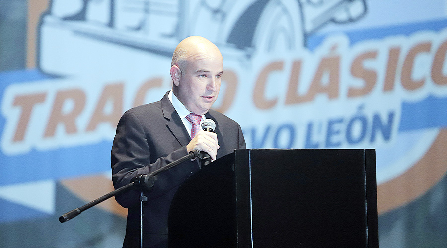 Raúl Tamez Tamez, presidente del Club Tracto Clásicos  en la presentación del libro "Club Tracto Clásicos de Nuevo León