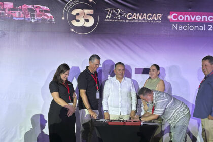 La-CANACAR-firma-importante-acuerdo-de-colaboracion-con-APYMSA-Factor-Automotor