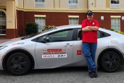 Wayne Gardes recorrió más de 5 mil kilómetros de costa a costa por Estados Unidos, un viaje que comprobó el alto rendimiento de este vehículo alcanzando un consumo combinado de 39.6 kilómetros por litro combinado Factor Automotor