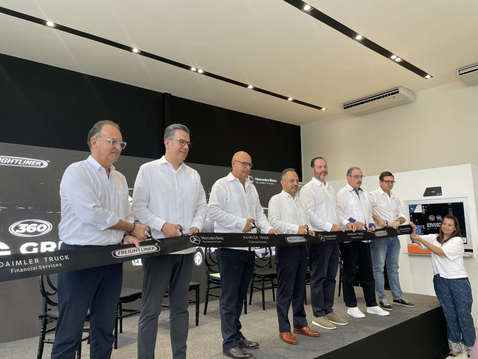 Gruver-Camiones-Veracruz-tiene-nuevo-plan-de-negocio-familia-360-y-el-autobus-LO91-Factor-automotor