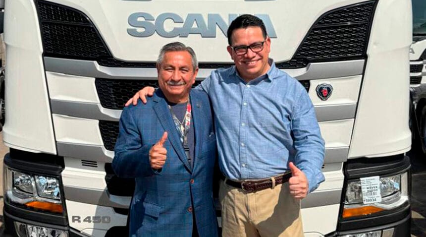 Transportes-Innovativos-es-respaldado-por-Scania-entrega-11-camiones-450-Factor-Automotor
