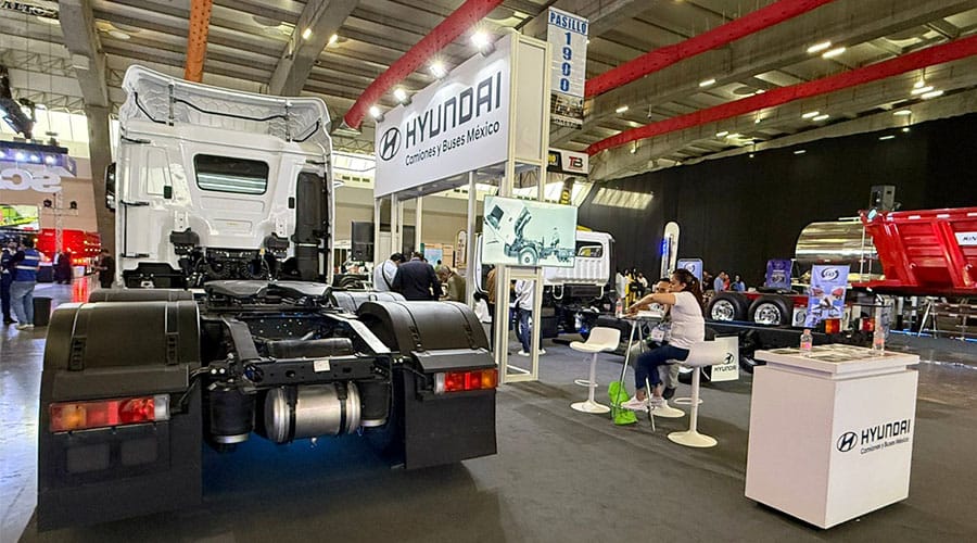 Hyundai expuso su tractocamión Xcient durante Expo Transporte y Logística Puebla 2025