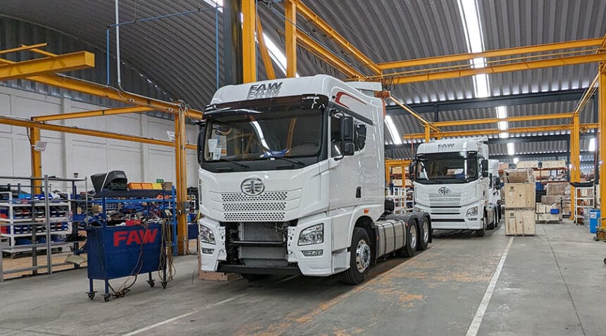 Tecnologia-en-vehiculos-aliada-de-la-seguridad-en-el-transporte-de-carga-FAW-ELAM-Factor-Automotor