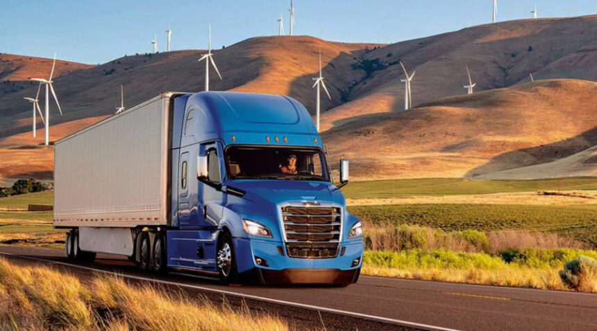 Te-compartimos-cinco-consejos-de-Freightliner-para-conducir-seguro-en-carretera-Factor-Automotor