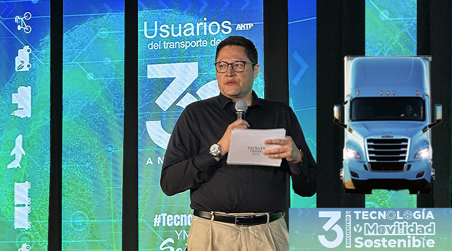 Fernando Mar, gerente Senior de Estrategia y Electrificación de Daimler Truck México afirma en el tercer Encuentro de Tecnología y Movilidad Sostenible 2025  organizado por la Asociación Nacional de Transporte Privado que la electrificación es el camino hacia una movilidad más limpia.