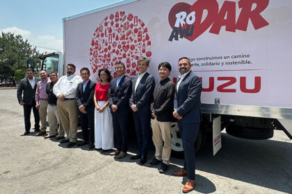 Isuzu-20-anos-en-Mexico-con-Caravana-Rodar-por-Ayudar-Factor-Automotor