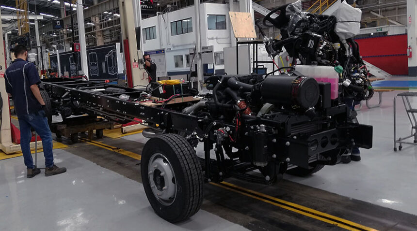 Produccion-de-autobuses-cae-39.6-en-marzo-2025-ANPACT-Factor-Automotor