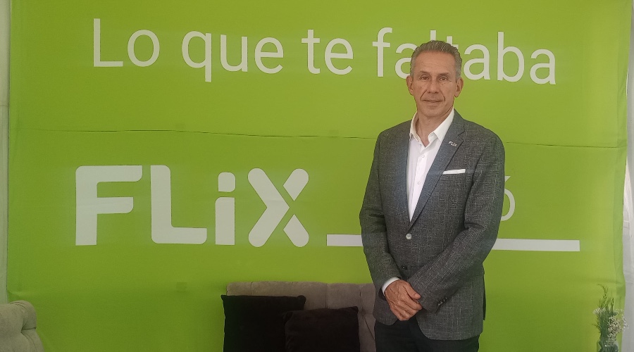 Carlos Magaña, director general de FlixBus México, durante la presentación de la línea de autobuses de pasajeros. 