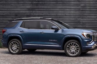 Con-Denail,-AT4-y-Black-Edition,-la-línea-Terrain-2026-de-GMC-ofrece-un-nuevo-lenguaje-para-las-SUV.-Factor-Automotor
