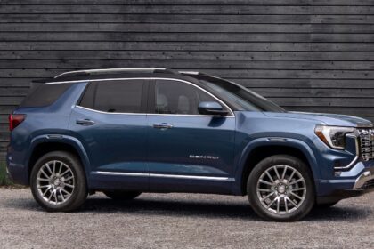 Con-Denail,-AT4-y-Black-Edition,-la-línea-Terrain-2026-de-GMC-ofrece-un-nuevo-lenguaje-para-las-SUV.-Factor-Automotor