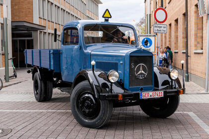 Mercedes-Benz-Trucks-Classic-importante-Homenaje-a-Carl-Benz-Factor-Automotor