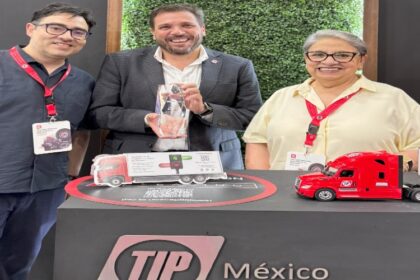 TIP México instaló faldones aerodinámicos Transtex para reducir el gasto de combustibles de todas sus unidades. Factor Automotor