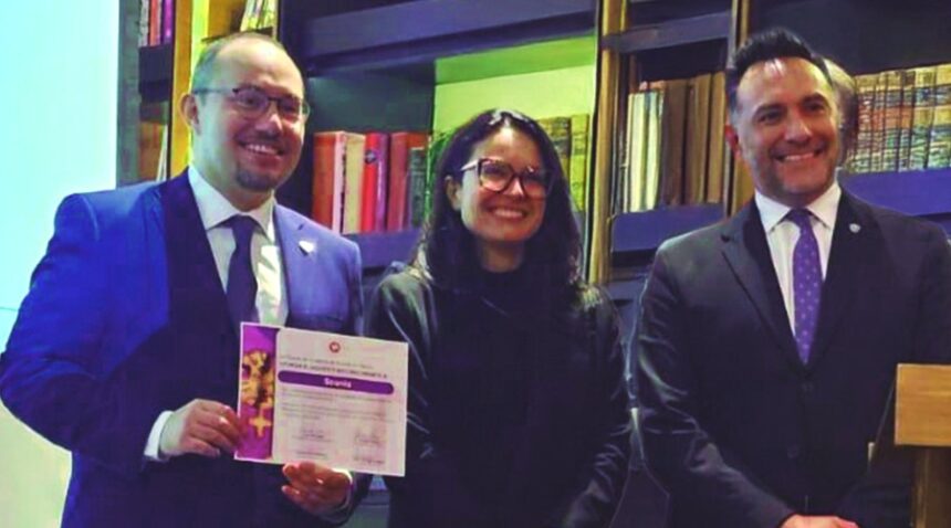 (De izq. a der.) Said Vivas, director de Soluciones para Minería, Aplicaciones Especiales y Motores Scania, Karen Flores, presidenta de Comité de Inclusión y Rodolfo Hernández Casonava, coordinador de Relaciones Institucionales de Scania. Factor Automotor
