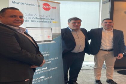 Jesús Sánchez, gerente comercial de Mantenimiento Fleet; Pablo Piechetta, director de Mobility Edenred e Issac Franco, director de producto. Factor Automotor