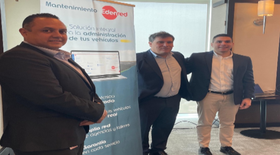 Jesús Sánchez, gerente comercial de Mantenimiento Fleet; Pablo Piechetta, director de Mobility Edenred e Issac Franco, director de producto. Factor Automotor