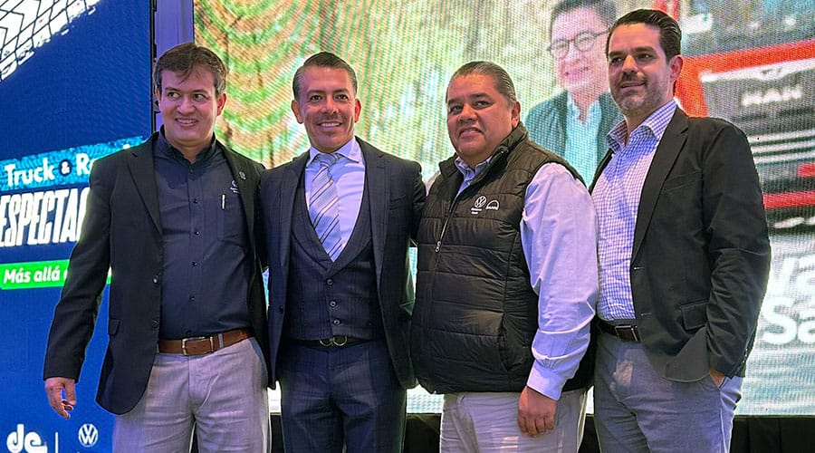 Rafael Magalhães, director de Operaciones de Volkswagen Truck & Bus México; Juan Manuel Chong Noriega, director general de Camiones Europeos; Giovanni Juárez, director de Ventas, Postventa y Marketing de Volkswagen Truck & Bus y MAN y Alejandro Arredondo Villalobos, brand director VW Truck & Bus -MAN de Traton Financial Services, durante la Caravana Truck & Road ESPECTACULAR Rafael Magalhães, director de Operaciones de Volkswagen Truck & Bus México; Juan Manuel Chong Noriega, director general de Camiones Europeos; Giovanni Juárez, director de Ventas, Postventa y Marketing de Volkswagen Truck & Bus y MAN y Alejandro Arredondo Villalobos, brand director VW Truck & Bus -MAN de Traton Financial Services, durante la Caravana Truck & Road ESPECTACULAR