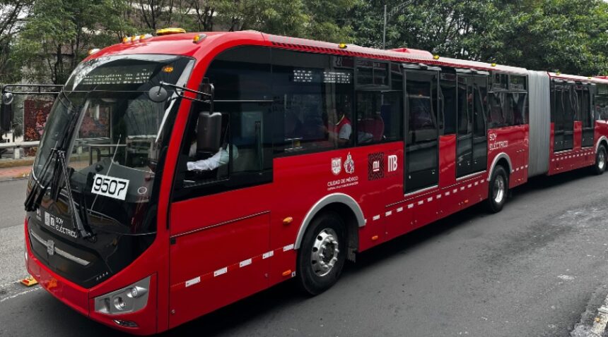 Las nuevas unidades del Metrobús son los primeros modelos biarticulados 100% eléctricos; Volvo, Yutong y Zhontong colaboraron en su fabricación. Factor Automotor
