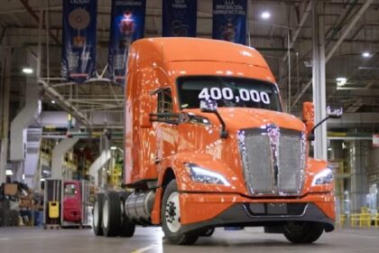 El Kenworth T680 es uno de los 15 modelos que se ensamblan en la planta de PACCAR en Mexicali, Baja California. Factor Automotor