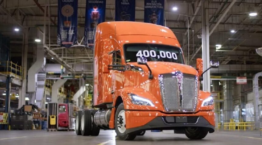 El Kenworth T680 es uno de los 15 modelos que se ensamblan en la planta de PACCAR en Mexicali, Baja California. Factor Automotor