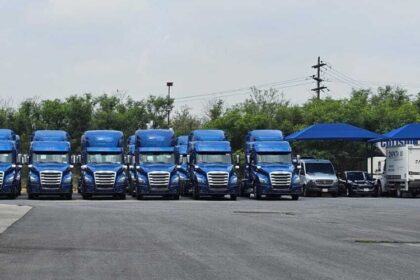 Zapata Camiones Monterrey obtuvo la doble certificación porque cuenta con un taller técnico especializado y un equipo posventa robusto que brinda atención de primera, tal como lo hace Daimler Truck. Factor Automotor