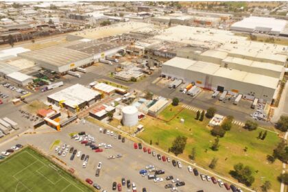 La empresa alemana celebró medio siglo de existencia con el lema "50 años haciendo llantas, orgullosamente potosinas".