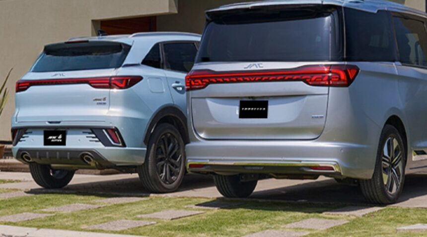 Ambos modelos están pensados para los consumidores mexicanos, para quienes las motorizaciones híbridas son la sala antecesora para la transición energética. Factor Automotor