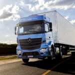 Mercedes-Benz Axor 2038 con configuración 4x2. Factor Automotor