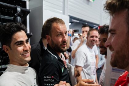 El equipo Nissan de la Fórmula E, celebró junto a Oliver Rowland el título de Campeón del mundo. Factor Automotor