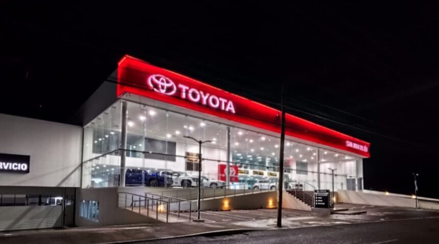 El nuevo Mini Outlet Totoya en San Juan del Río está ubicado en el centro de la ciudad, sobre la avenida Miguel Hidalgo. Factor Automotor