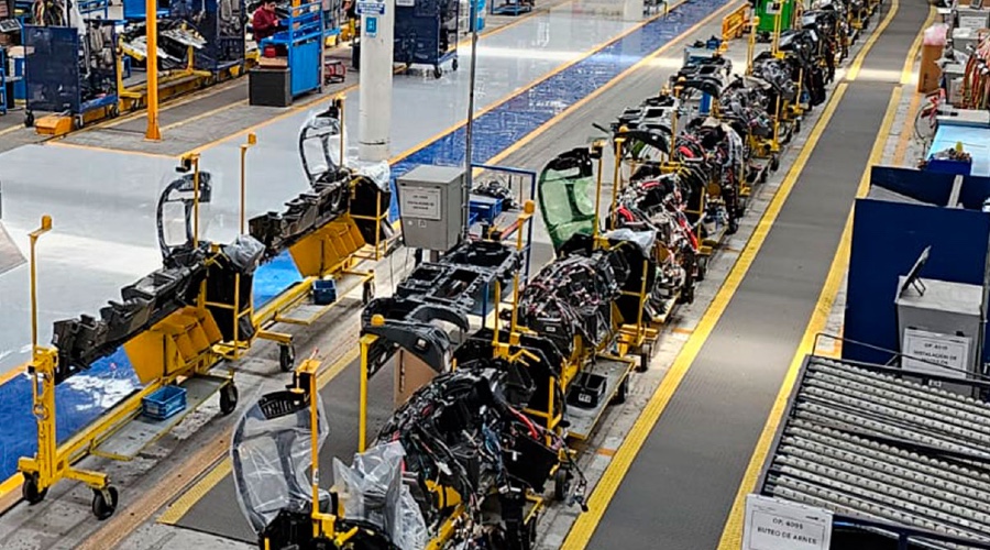 La baja en la producción de la planta de Saltillo obedece a las tensiones comerciales derivadas de los aranceles de Estados Unidos. Factor Automotor